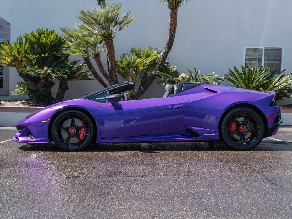 Used 2024 Lamborghini Huracan EVO AWD/4WD image 2