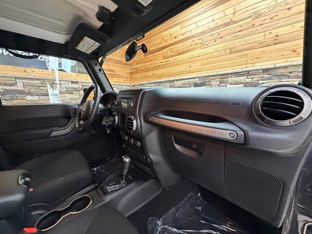 Used 2016 Jeep Wrangler Unlimited Sport w/ Connectivity Group AWD/4WD image 23