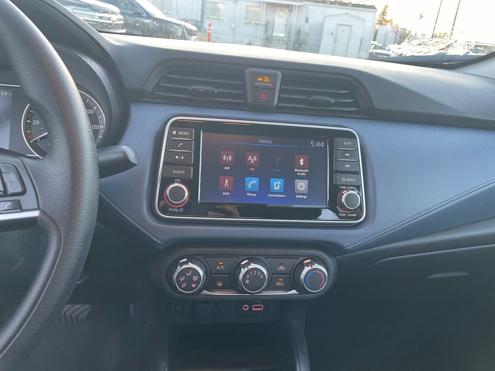 Used 2025 Nissan Versa SV image 17