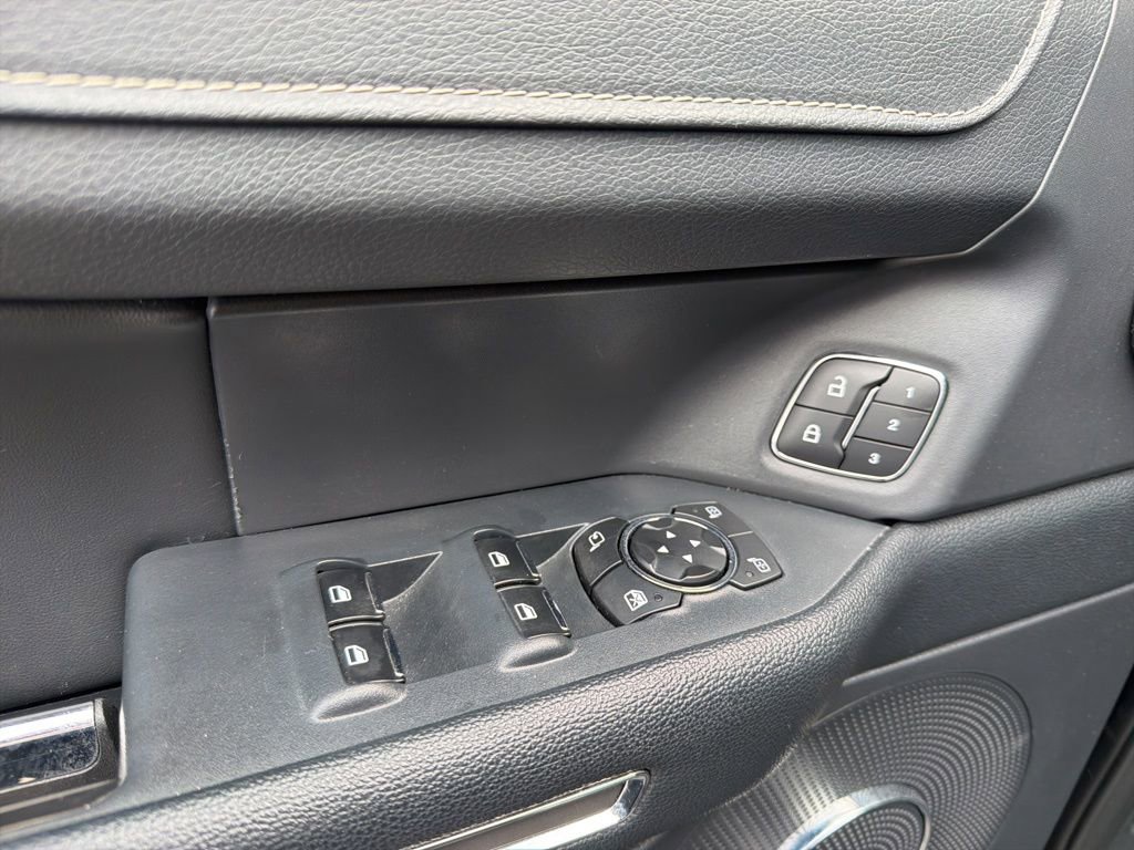 Used 2024 Ford Expedition Max XLT image 13