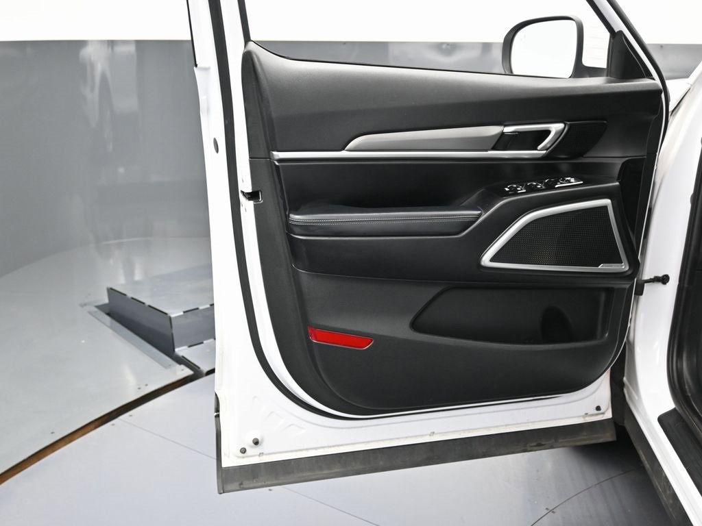Used 2022 Kia Telluride LX image 43