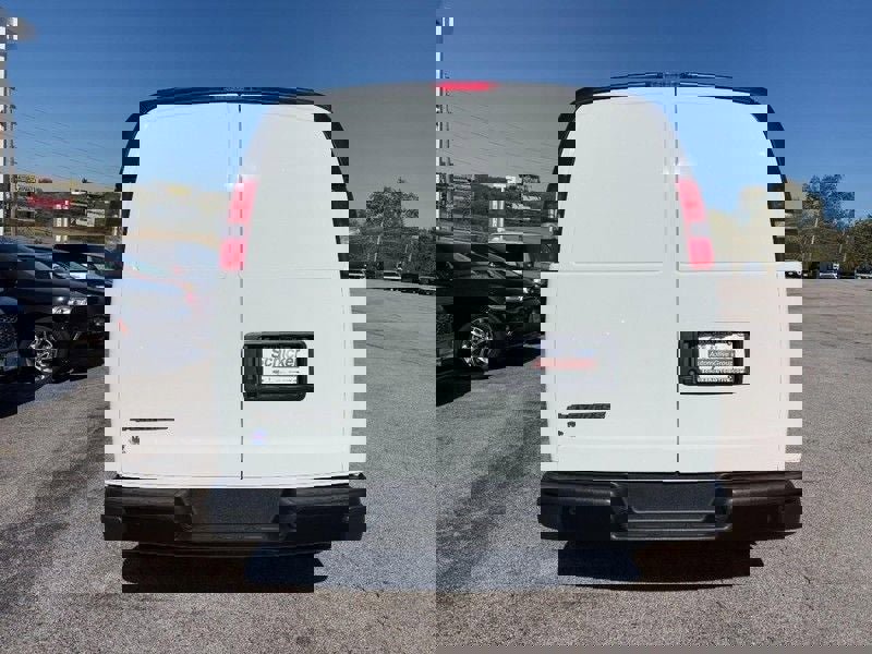 Used 2025 Chevrolet Express 2500 w/ Driver Convenience Package image 5