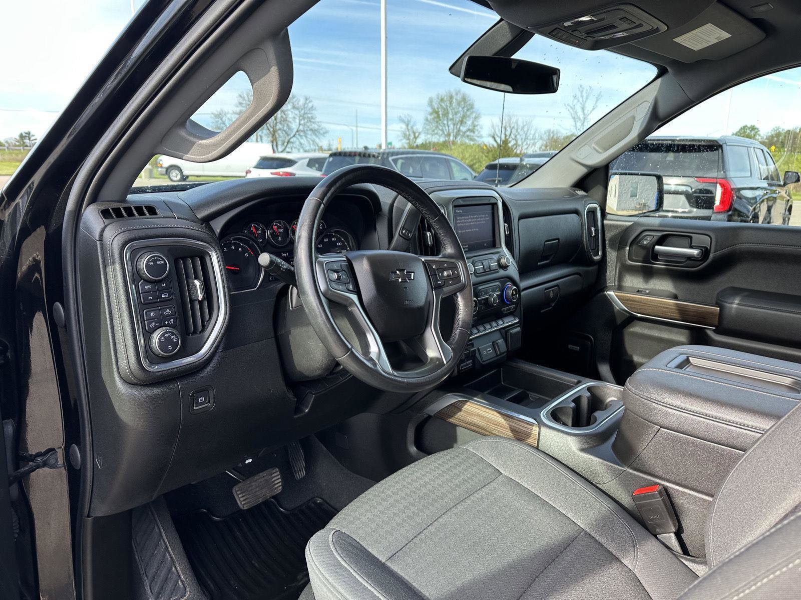 Used 2021 Chevrolet Silverado 1500 RST w/ Redline Edition AWD/4WD image 19