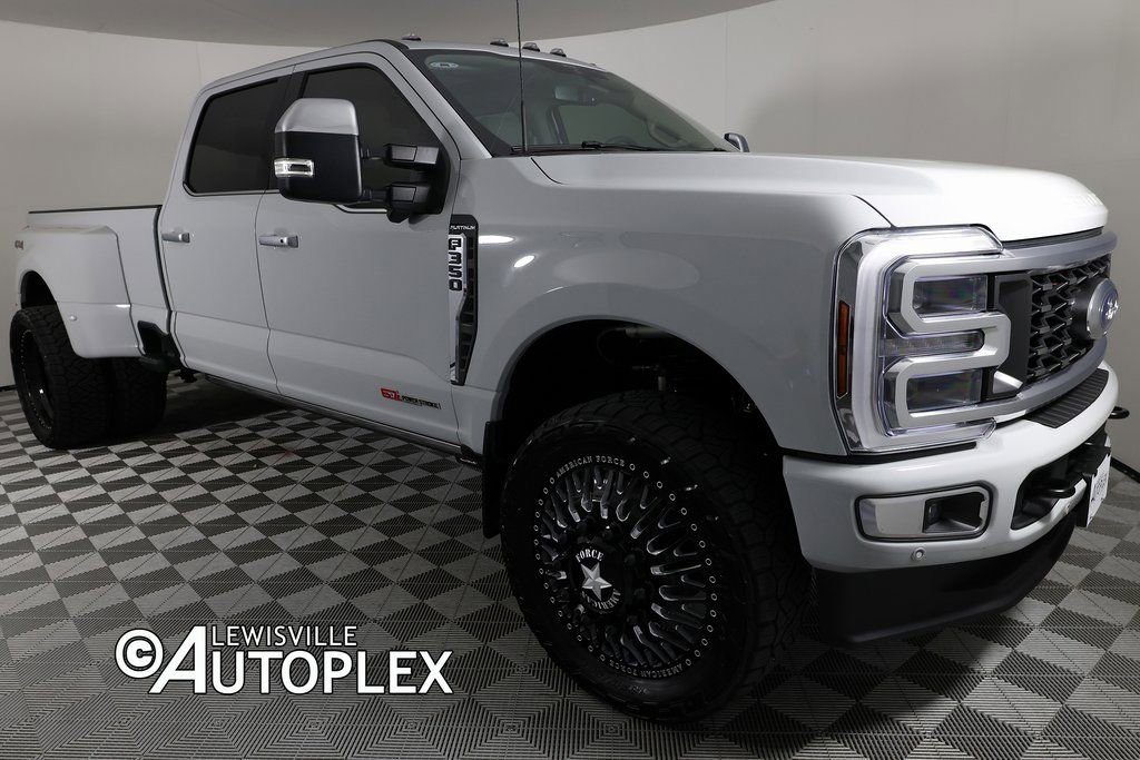 Used 2025 Ford F350 Platinum w/ Platinum Plus Package image 3
