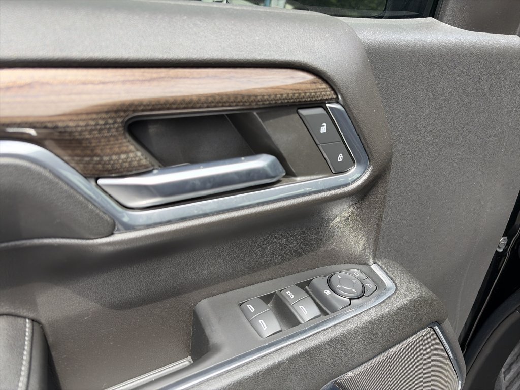 Used 2023 Chevrolet Silverado 1500 LT AWD/4WD image 12