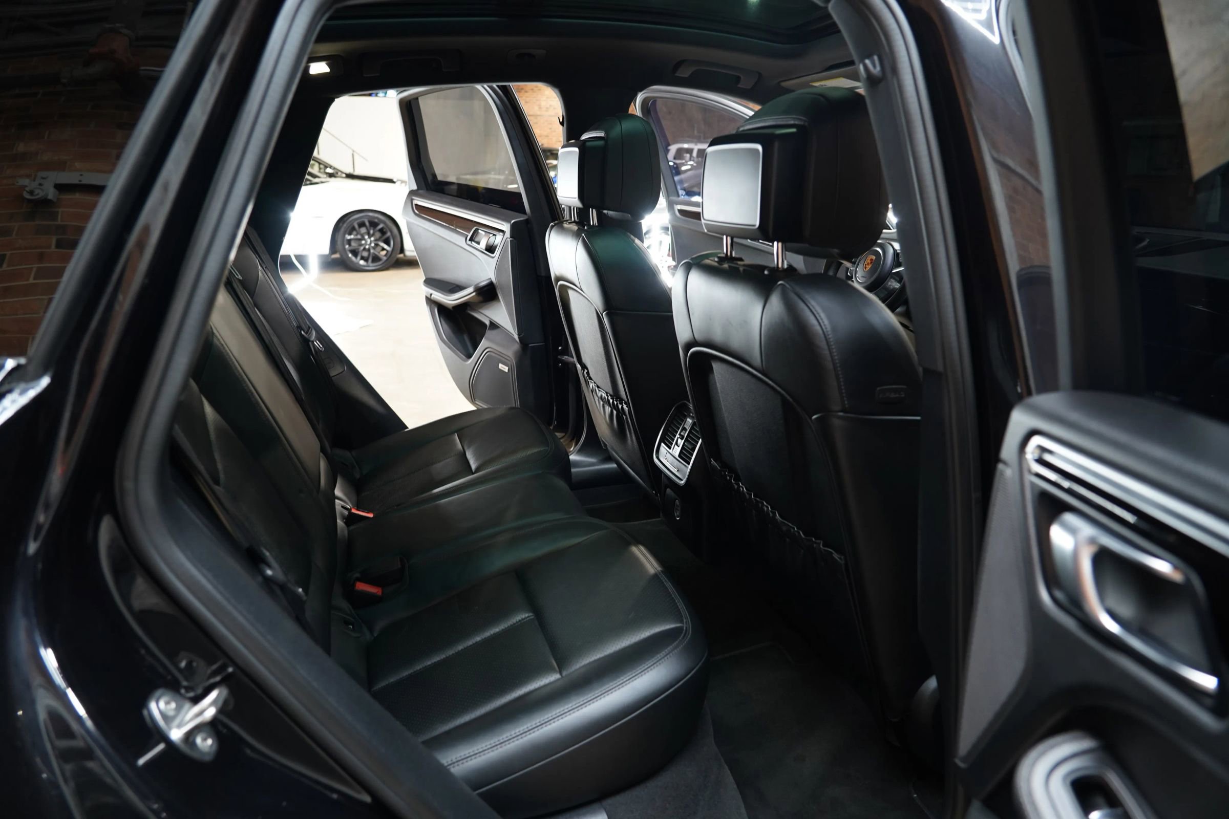 Used 2019 Porsche Macan S image 50