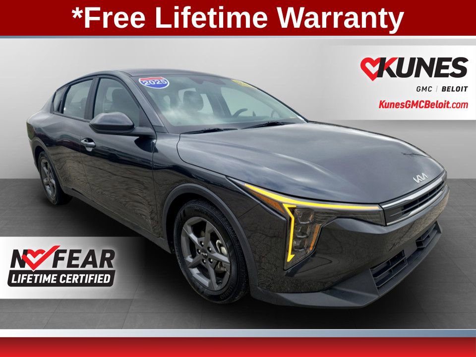 Used 2025 Kia K4 LXS image 1