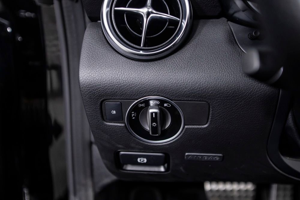 Used 2017 Mercedes-Benz SLC 43 AMG image 38