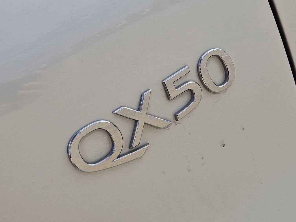 Used 2019 INFINITI QX50 Essential w/ Sensory Package FWD image 15