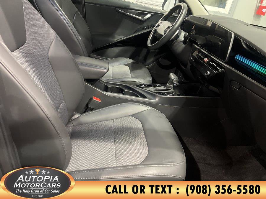 Used 2023 Kia Niro EX Touring FWD image 11