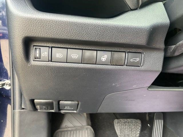 Used 2023 Toyota RAV4 XLE Premium AWD/4WD image 16