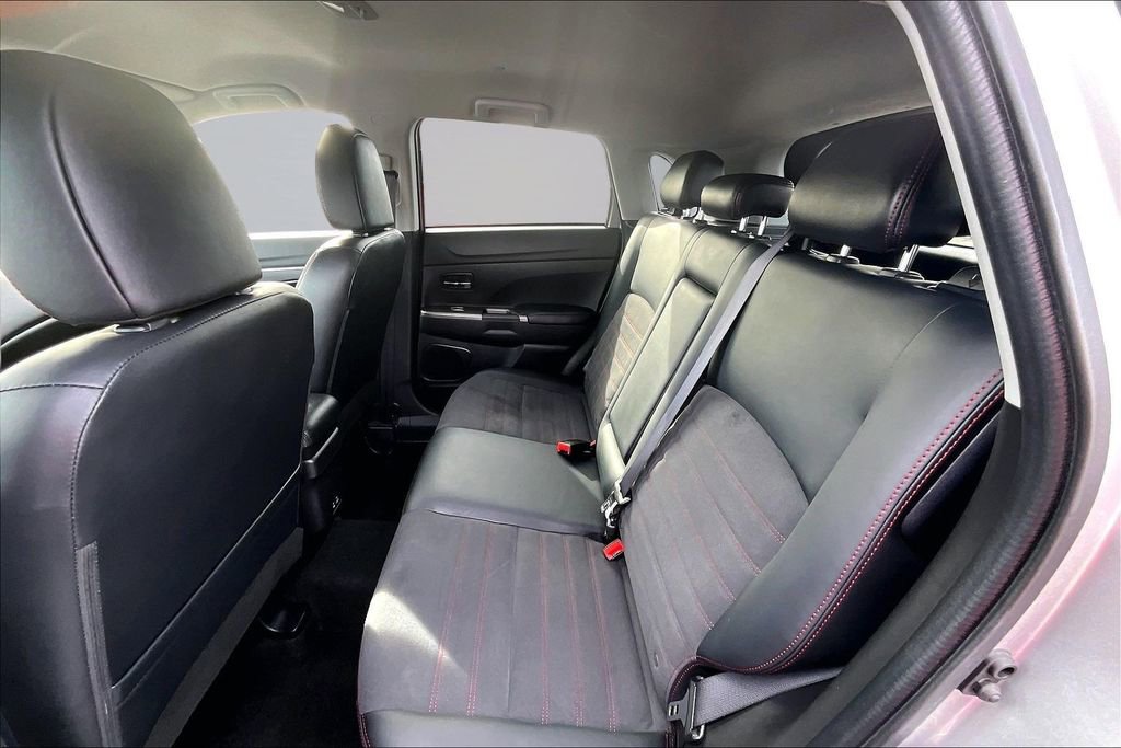 Used 2025 Mitsubishi Outlander Sport AWD image 25