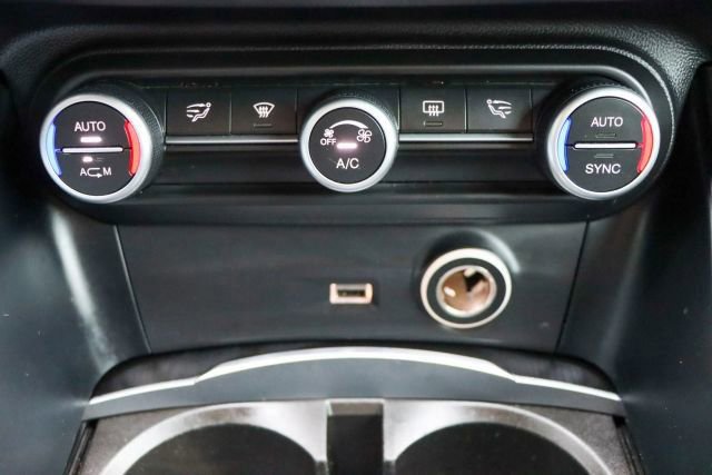 Used 2018 Alfa Romeo Stelvio AWD image 30