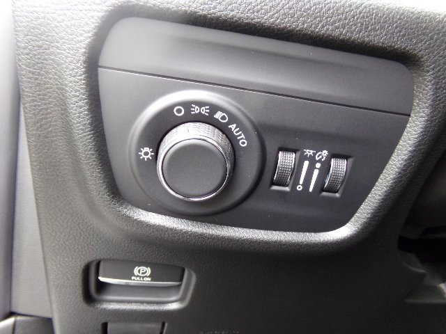 New 2024 Jeep Grand Cherokee L Laredo w/ Trailer Tow Package image 12