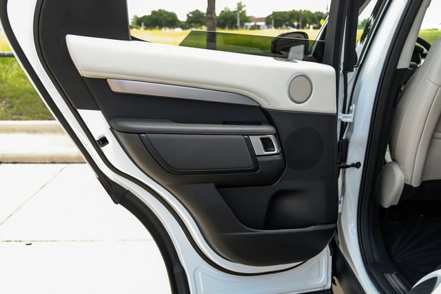 Used 2025 Land Rover Discovery Dynamic SE AWD/4WD image 61