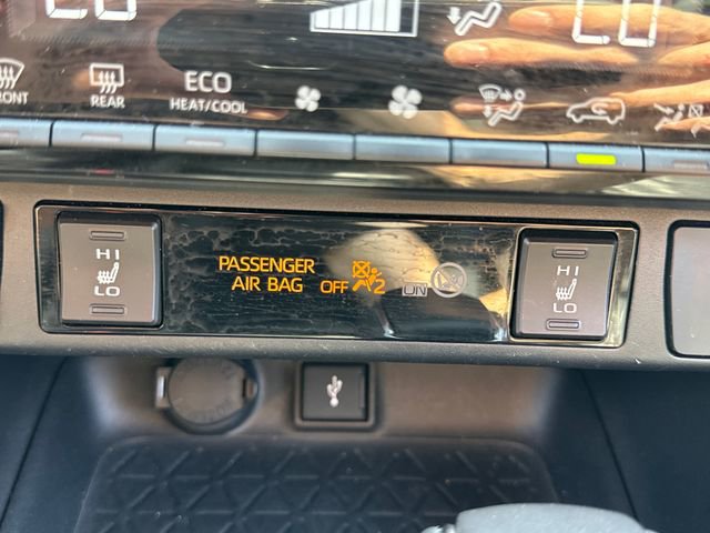 Used 2022 Toyota RAV4 XSE w/ XSE Grade Weather Package AWD/4WD image 32