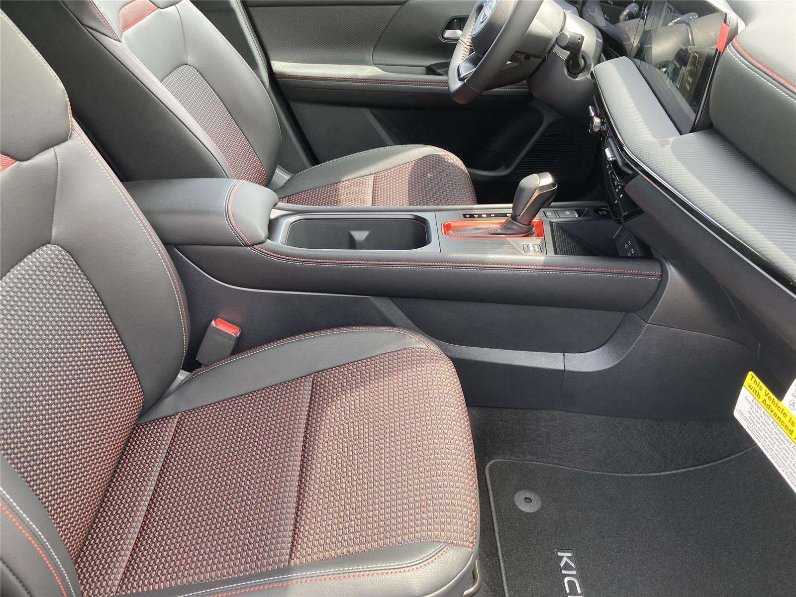 New 2025 Nissan Kicks SR image 41