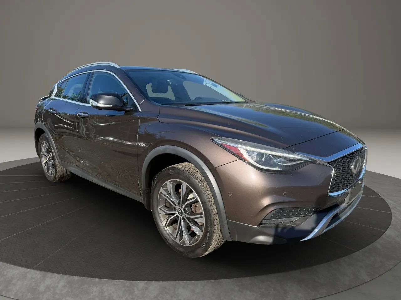 Used 2019 INFINITI QX30 Premium w/ Cargo Package AWD/4WD image 3