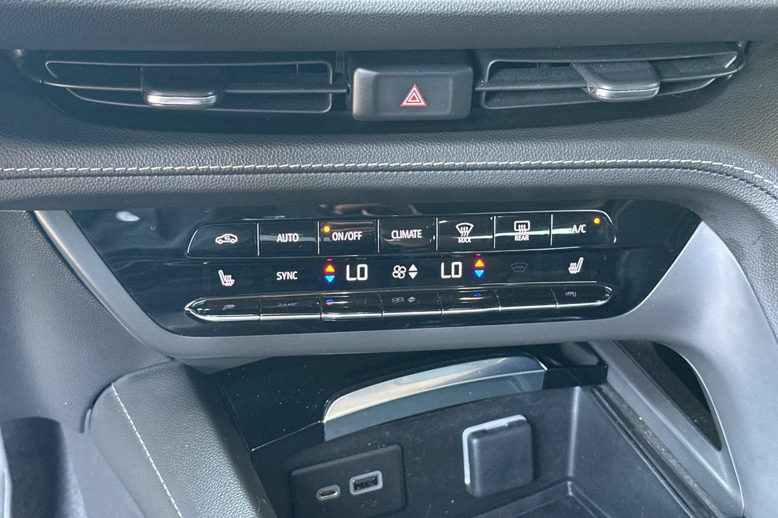 Certified 2023 Buick Envision Essence FWD image 27