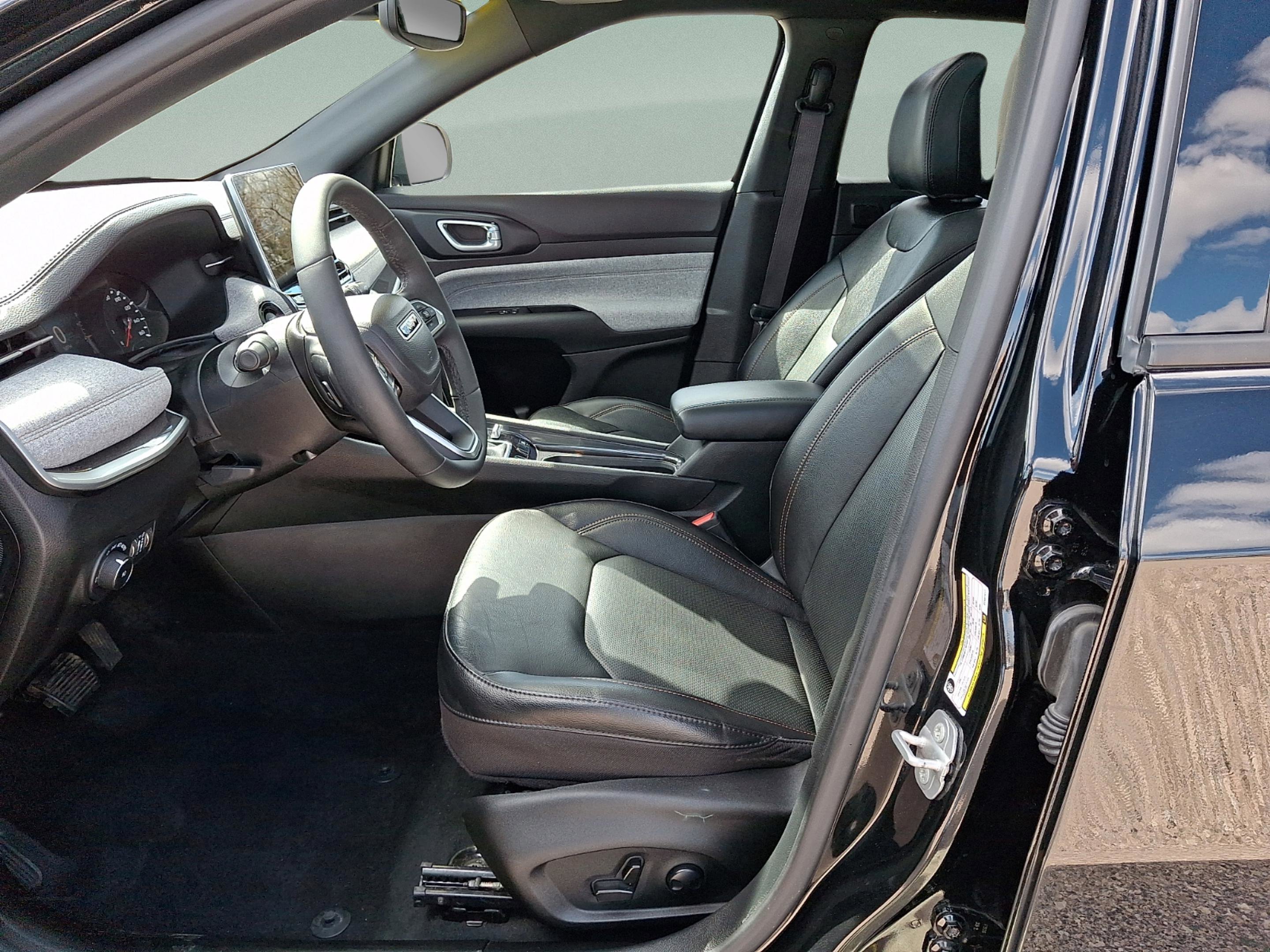 Certified 2023 Jeep Compass Latitude w/ Sun and Sound Group image 15