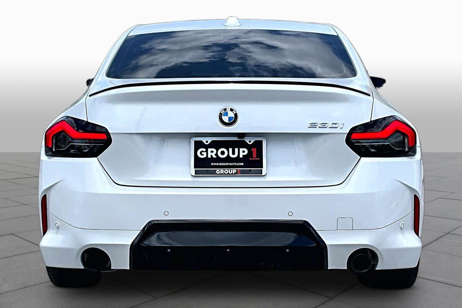 Used 2025 BMW 230i Coupe w/ M Sport Package RWD image 4