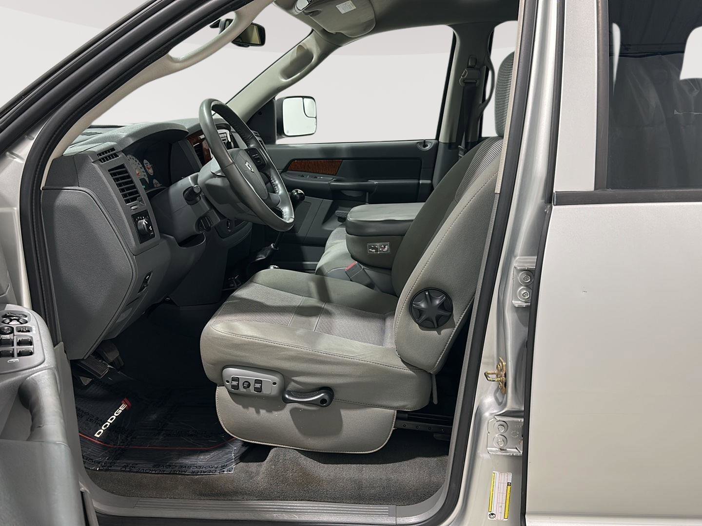 Used 2006 Dodge Ram 2500 Truck SLT image 9