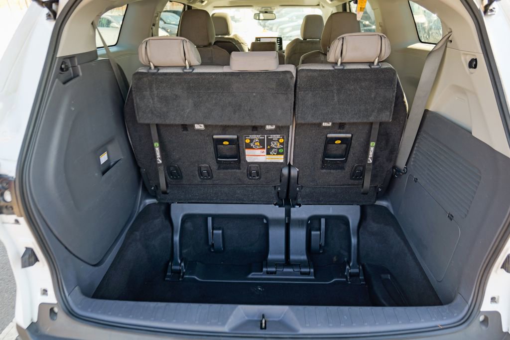 Used 2022 Toyota Sienna LE w/ LE Plus Package image 53
