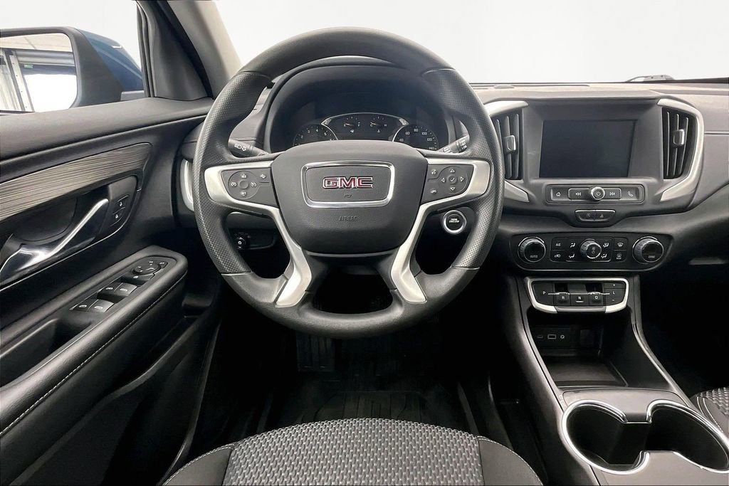 Used 2024 GMC Terrain SLE w/ Driver Convenience Package image 5