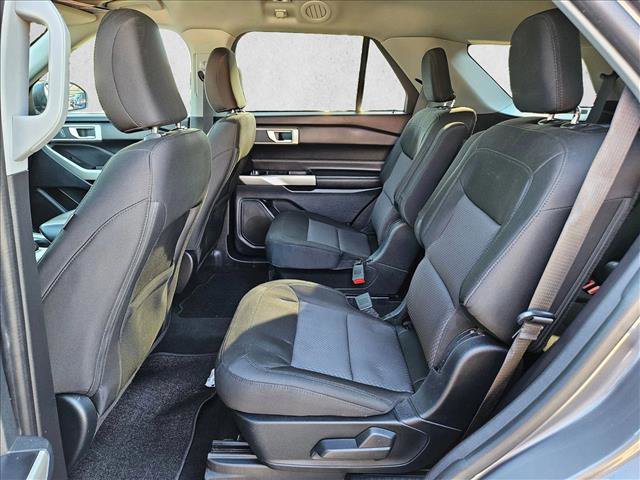 Used 2022 Ford Explorer XLT image 18