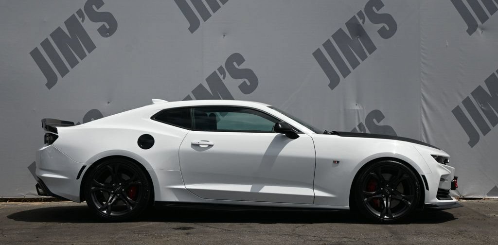 Used 2020 Chevrolet Camaro SS RWD image 4