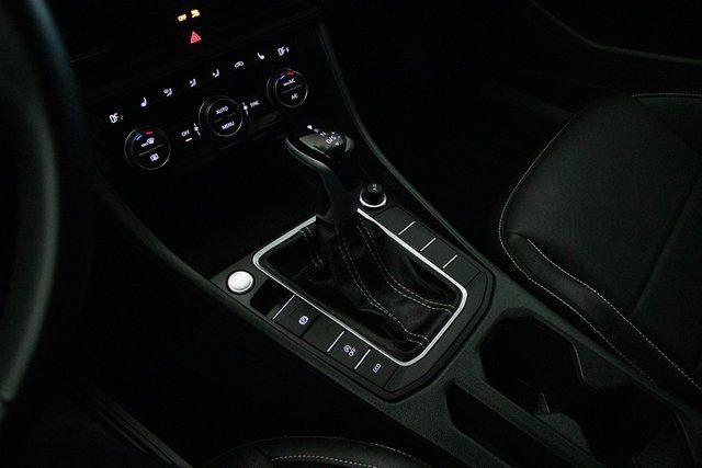 Used 2024 Volkswagen Jetta SE image 29