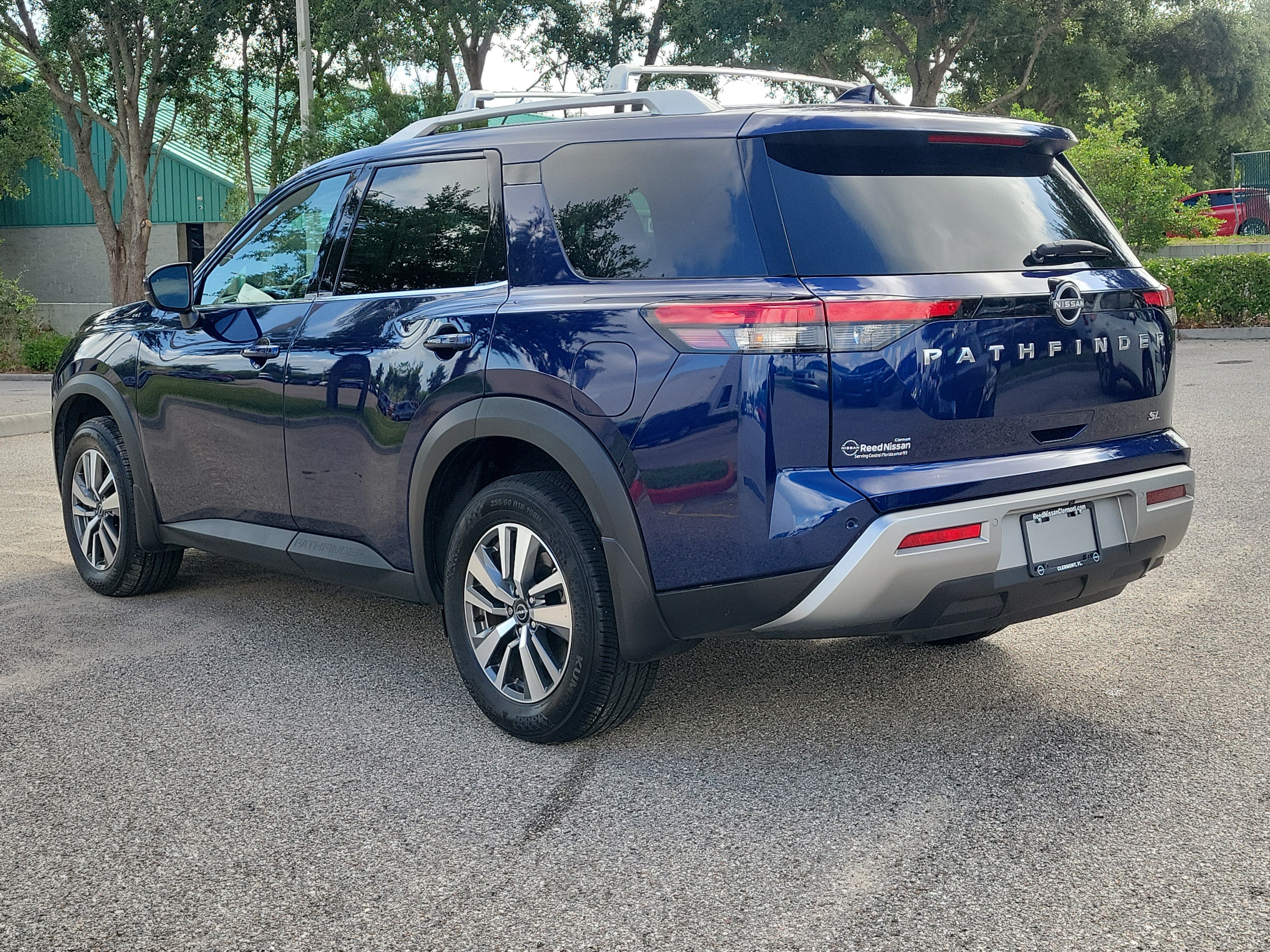 Certified 2025 Nissan Pathfinder SL FWD image 7