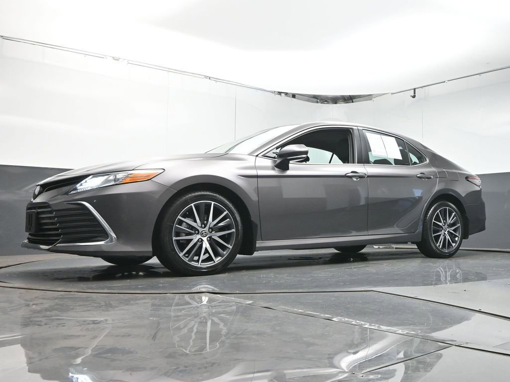 Used 2023 Toyota Camry XLE w/ Cold Weather Package image 31