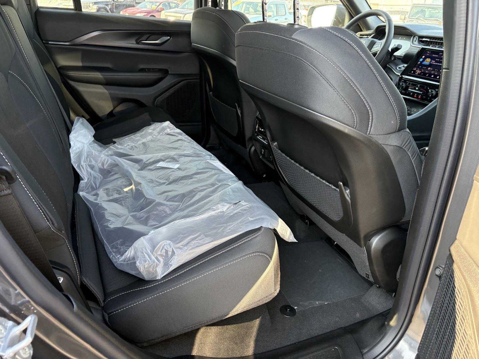 New 2026 Jeep Grand Cherokee Laredo X image 12