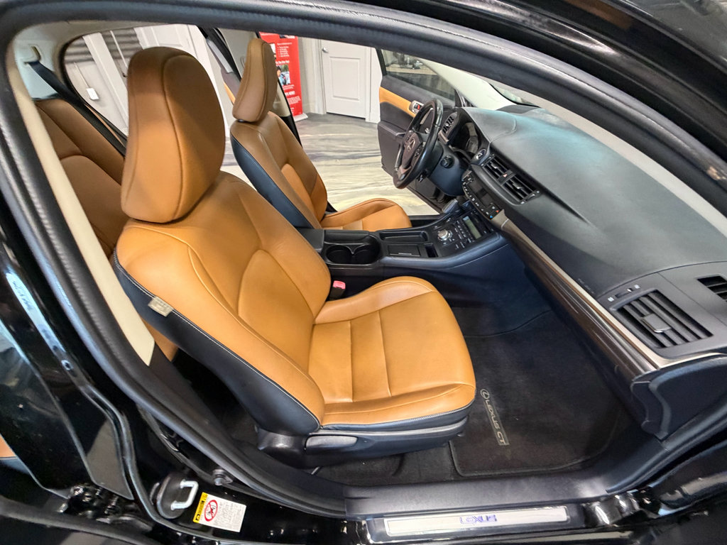 Used 2015 Lexus CT 200h FWD image 39
