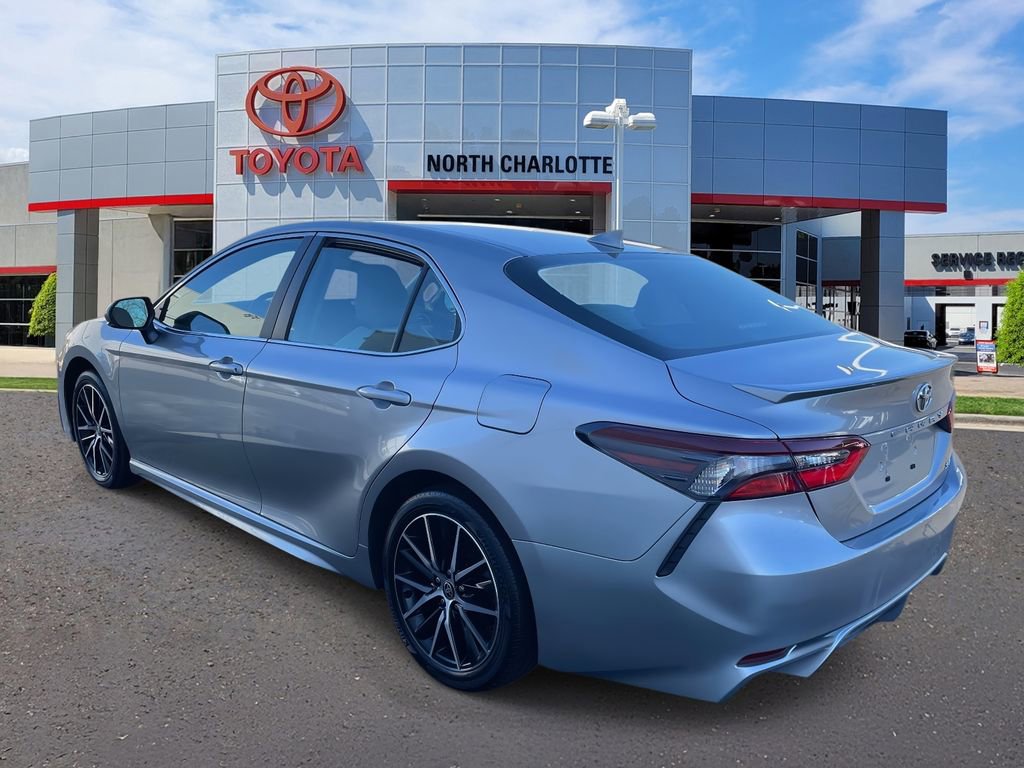 Used 2024 Toyota Camry SE image 8
