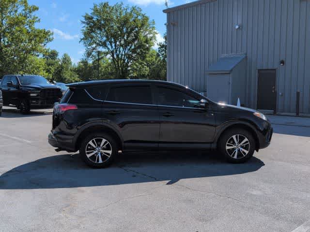Used 2018 Toyota RAV4 XLE AWD/4WD image 9
