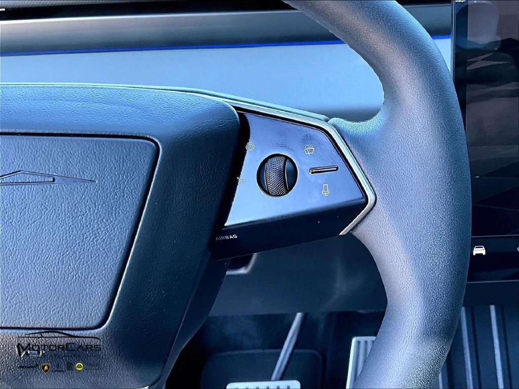 Used 2024 Tesla Cybertruck AWD Crew Cab image 17
