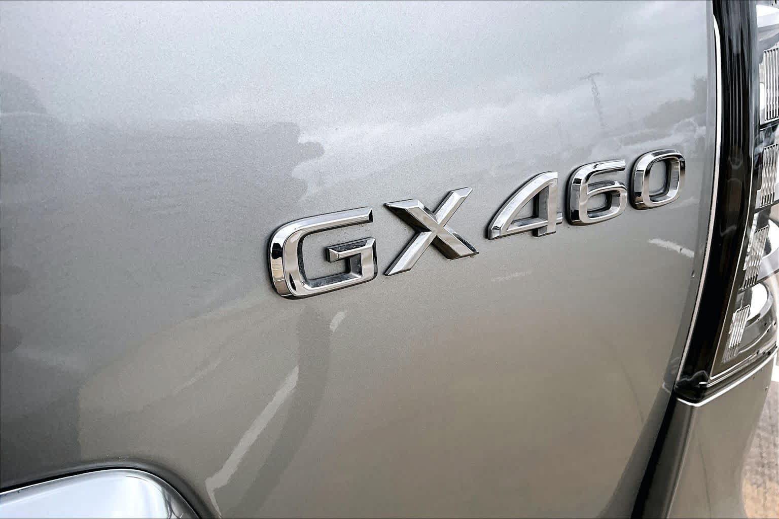 Used 2023 Lexus GX 460 Luxury w/ Sport Design Package AWD/4WD image 10