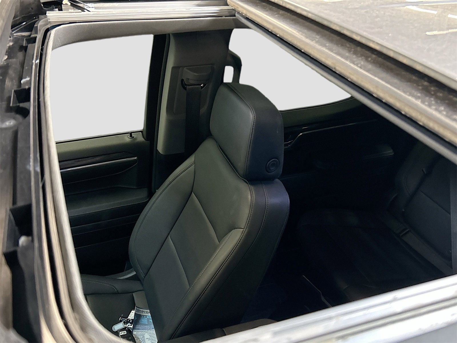 Used 2024 Chevrolet Silverado 1500 LTZ w/ LTZ Premium Package image 23