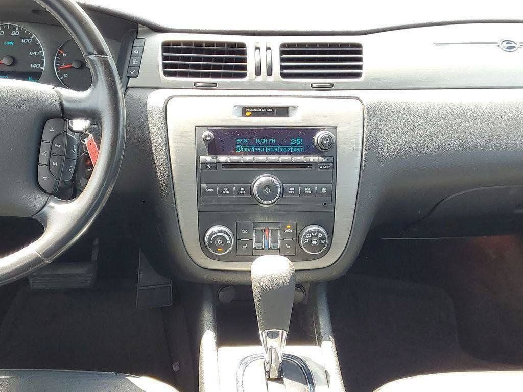Used 2008 Chevrolet Impala LT w/ Luxury Edition Package FWD image 20