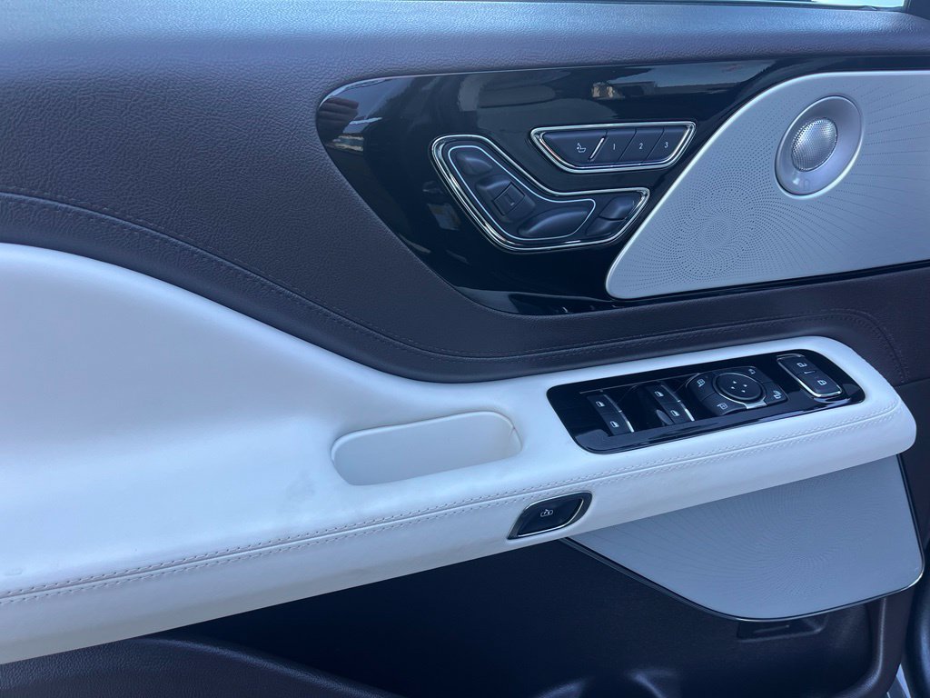 Certified 2022 Lincoln Aviator Black Label Grand Touring w/ Class IV Trailer Tow Package AWD/4WD image 39