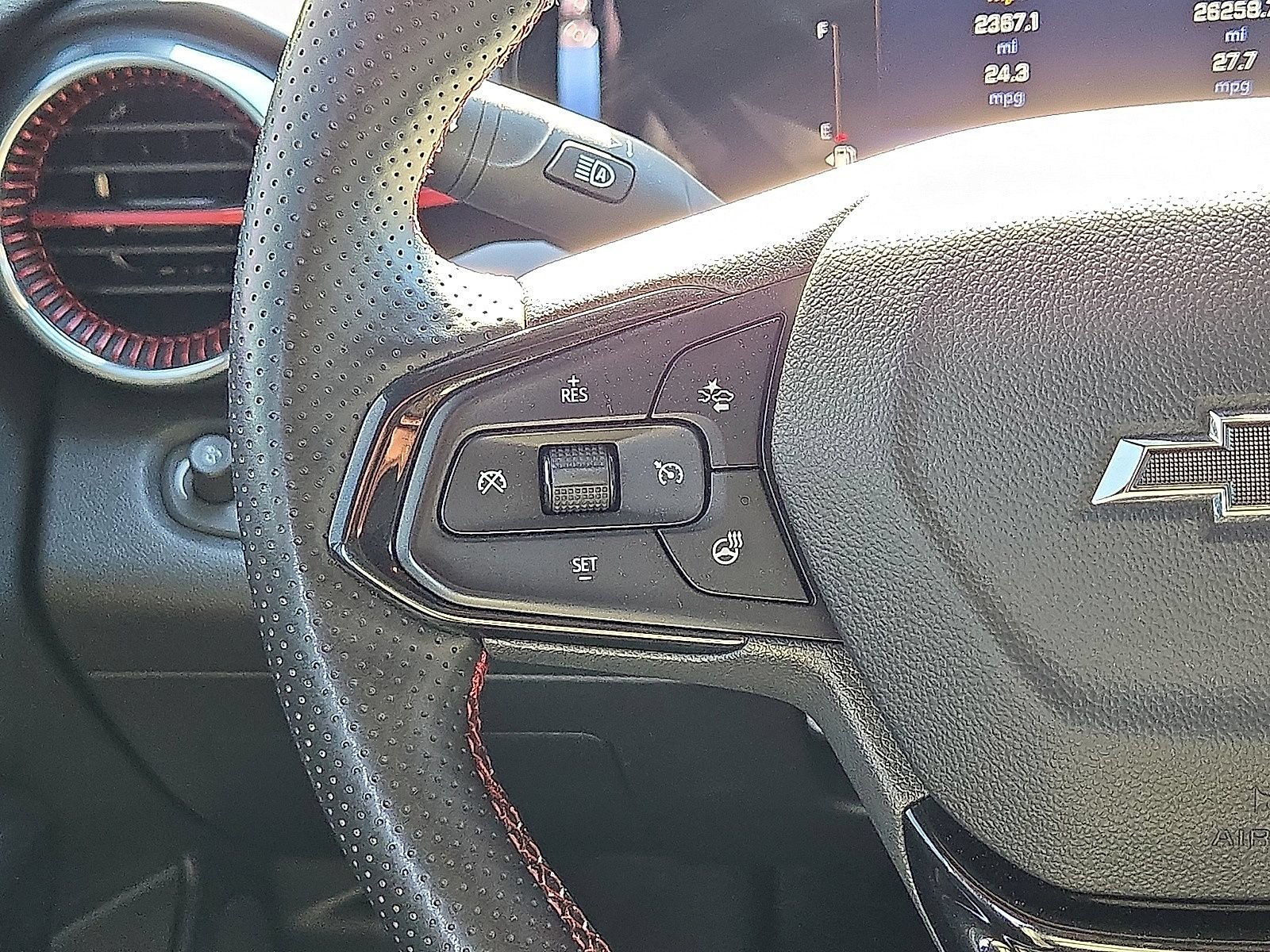 Used 2025 Chevrolet Trax RS w/ Driver Confidence Package FWD image 18