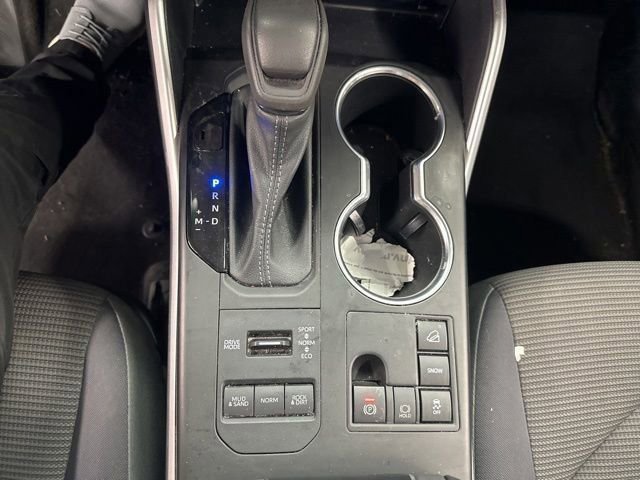 Used 2023 Toyota Highlander L AWD/4WD image 13