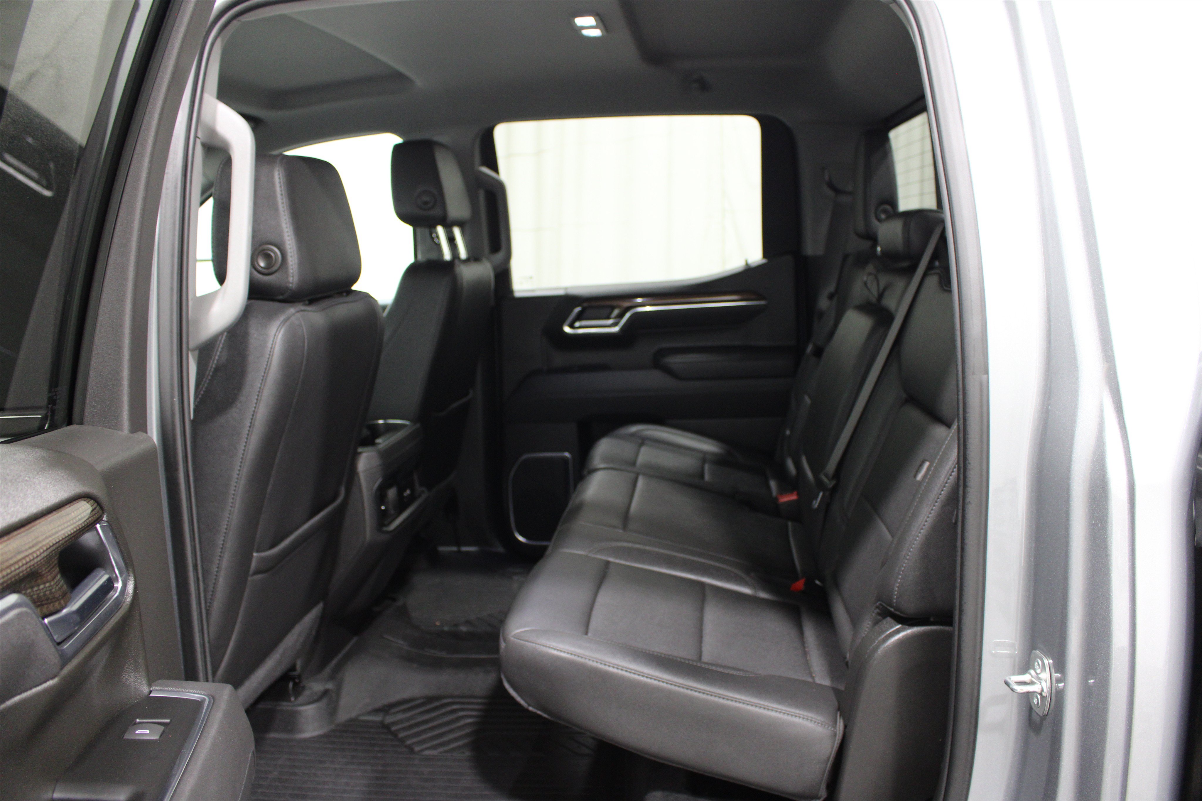 Used 2025 Chevrolet Silverado 1500 LT Trail Boss w/ Convenience Package II AWD/4WD image 20