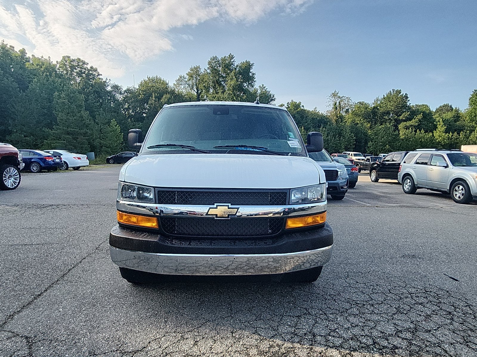 Used 2025 Chevrolet Express 3500 LT w/ LT Preferred Equipment Group RWD image 8