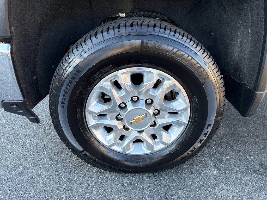 Used 2024 Chevrolet Silverado 3500 LTZ w/ LTZ Convenience Package image 9