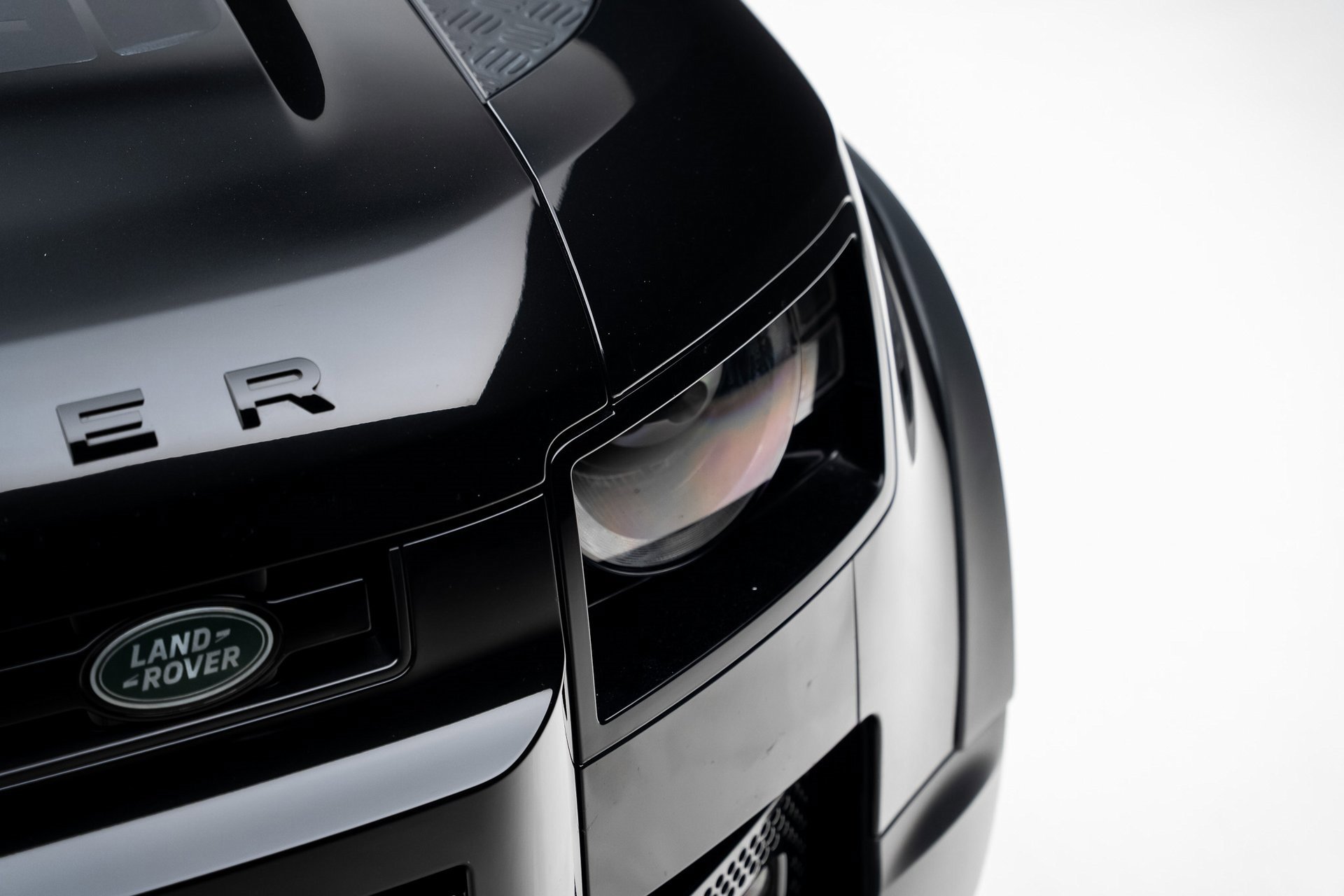 Used 2022 Land Rover Defender 110 SE image 10