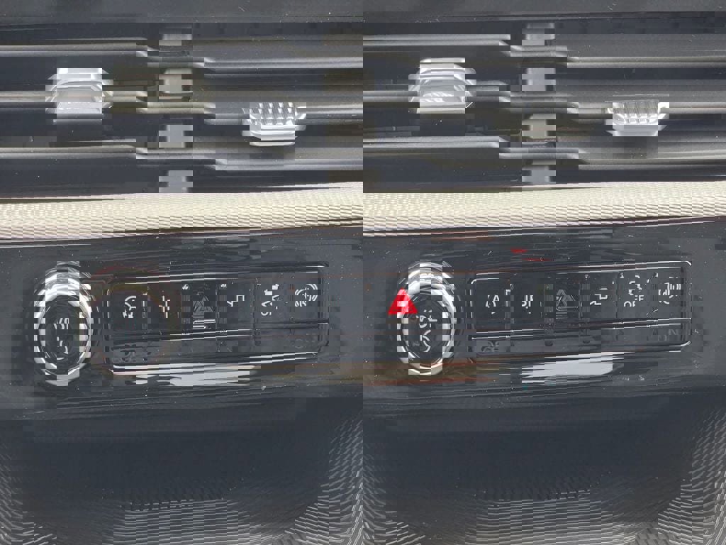 New 2026 Ford Explorer Active w/ Active Comfort Package image 15