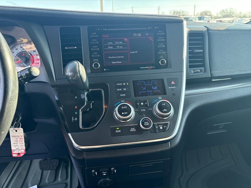 Used 2019 Toyota Sienna SE image 23